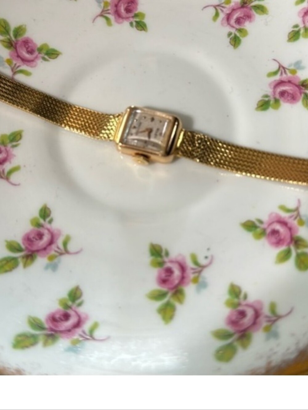 18k gold Vintage Rolex Women's Gold Bracelet Watch with Champagne Dial